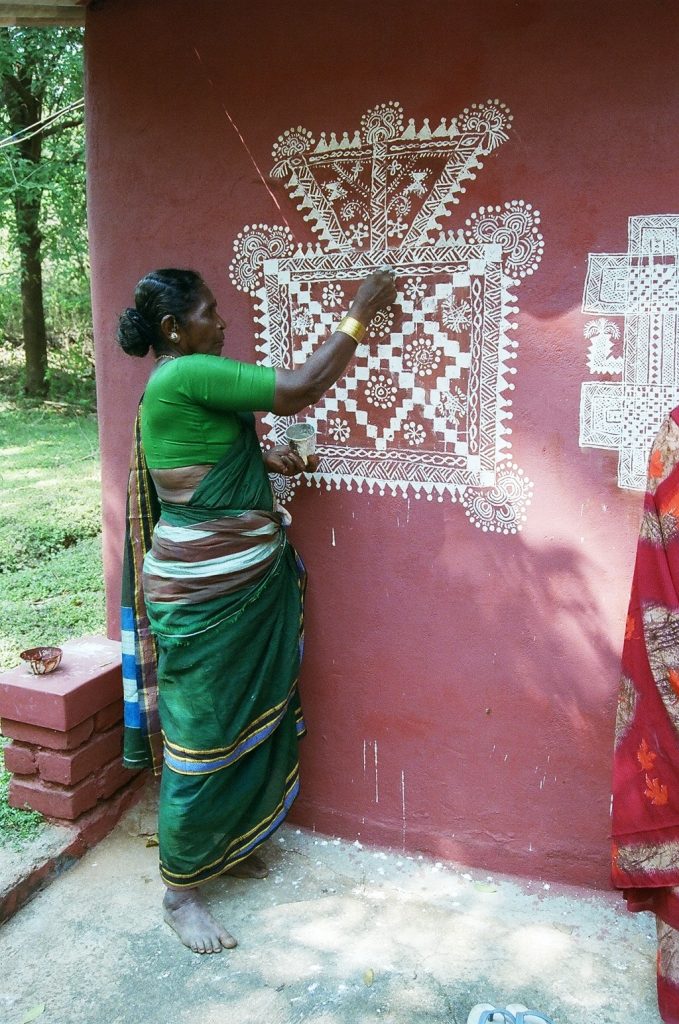 rangolijanapada.com, rangoli artist dr.bharathi maravanthe, hanumikshethra gowda gamokkaliga community, rangolijanapada.com