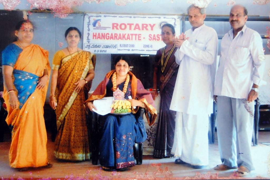 angolijanapada.com, dr.bharathi maravanhthe Rangoli artist, rangolijanapada.com